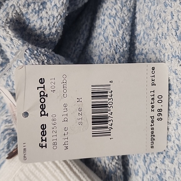 NWT! Free People Blue and White Sweater Size Medium - Picture 5 of 7